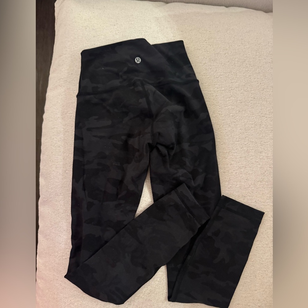 Lululemon Wunder Under 25”